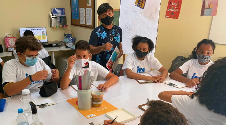IRS retoma atividades presenciais com oficinas e uso de máscaras
