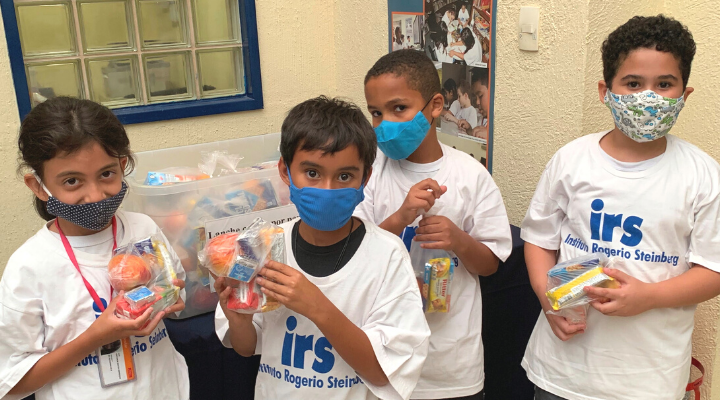 Participantes do IRS recebem lanches oferecidos pelo supermercado Zona Sul