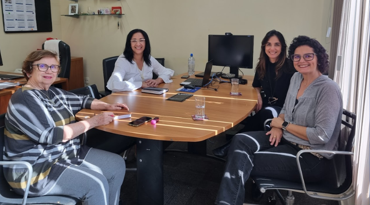 IRS recebe representantes da Escola Americana do Rio de Janeiro