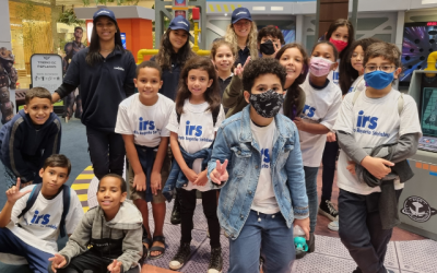 Aventura e conhecimento: participantes do IRS visitam exposição ‘Lightyear’ no Shopping Rio Design Barra